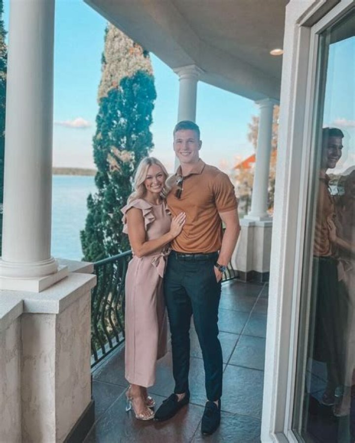 Cassadee Dunlap Parents, Age, Height, Boyfriend, Net Worth