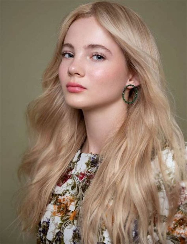 Freya Allan Height, Age, Net Worth, Parents